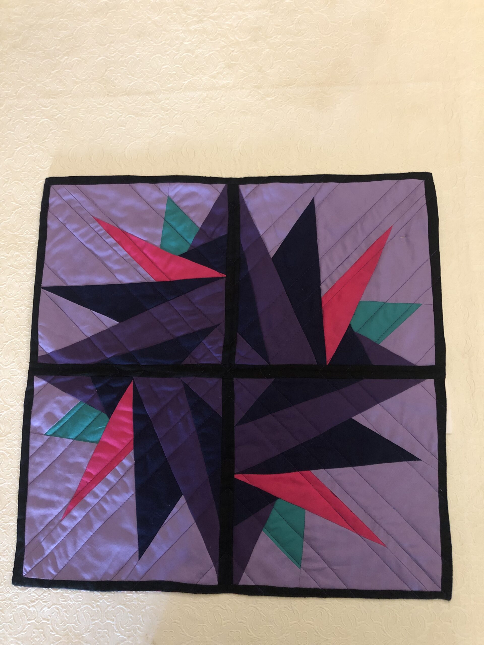 GALAXY
Traditional, paper piecing (Artist's first quilt, 11 years old)
Number #5